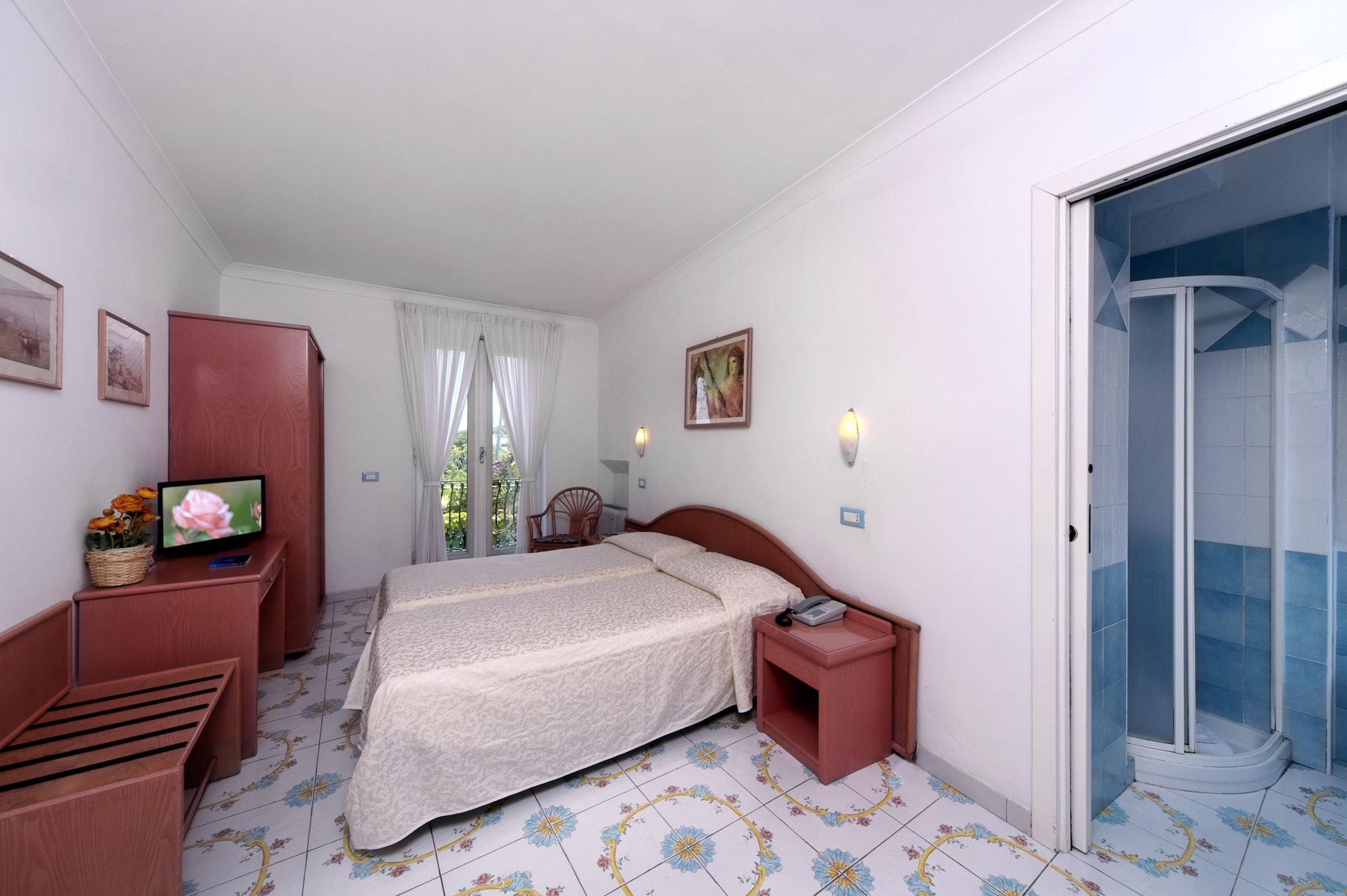 Hotel Bellevue Benessere & Relax 이스키아 외부 사진