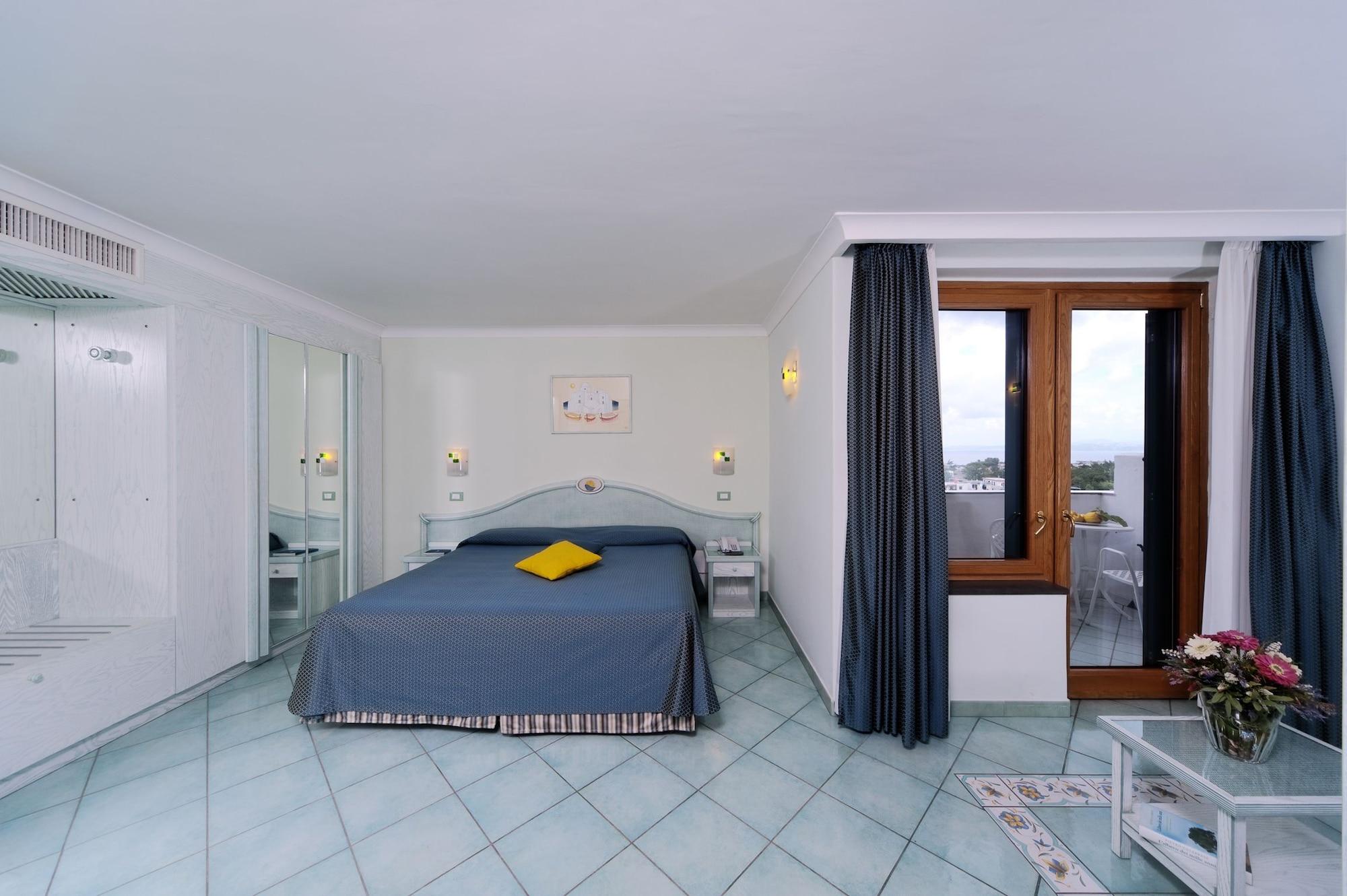 Hotel Bellevue Benessere & Relax 이스키아 외부 사진