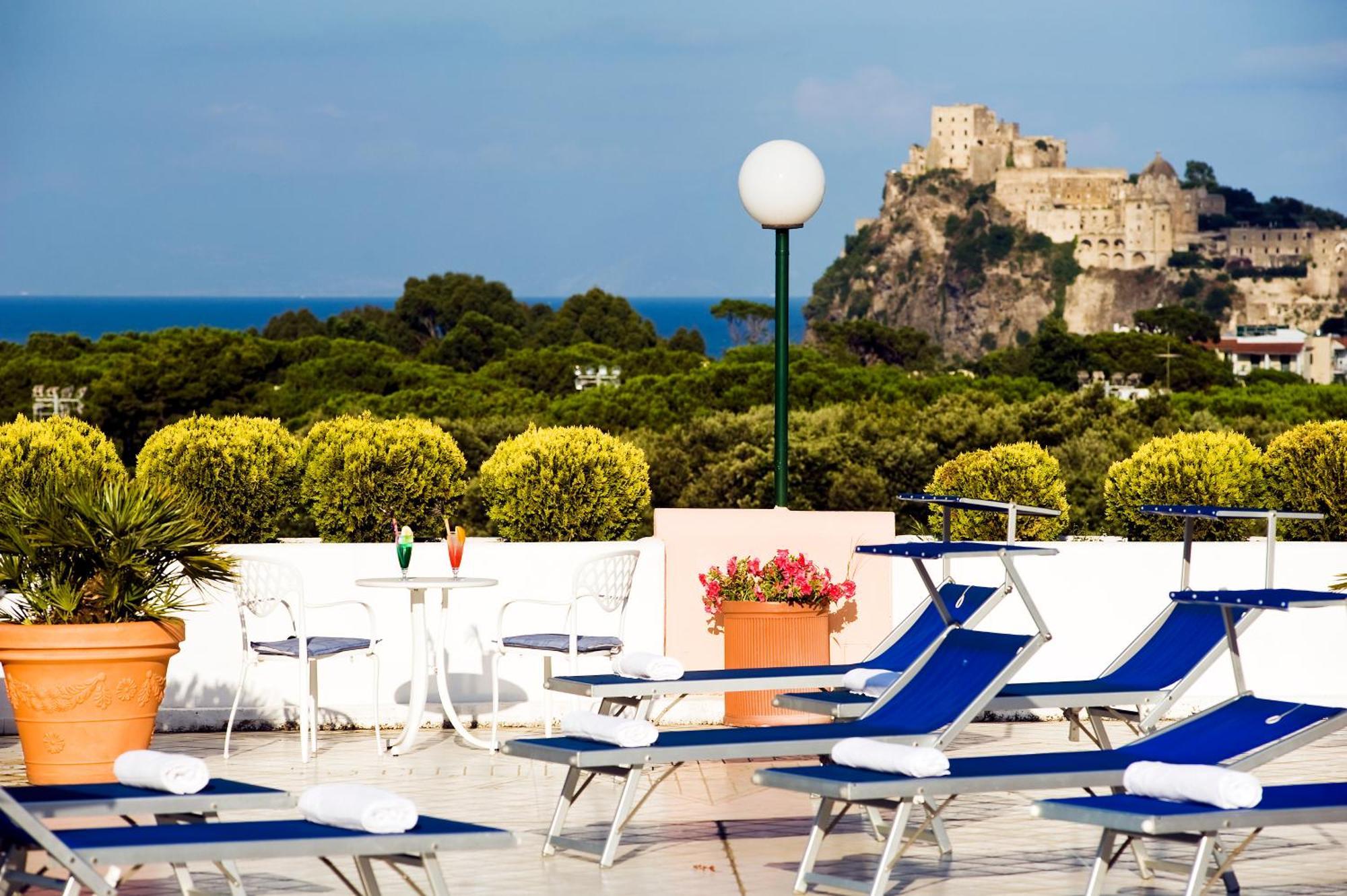 Hotel Bellevue Benessere & Relax 이스키아 외부 사진