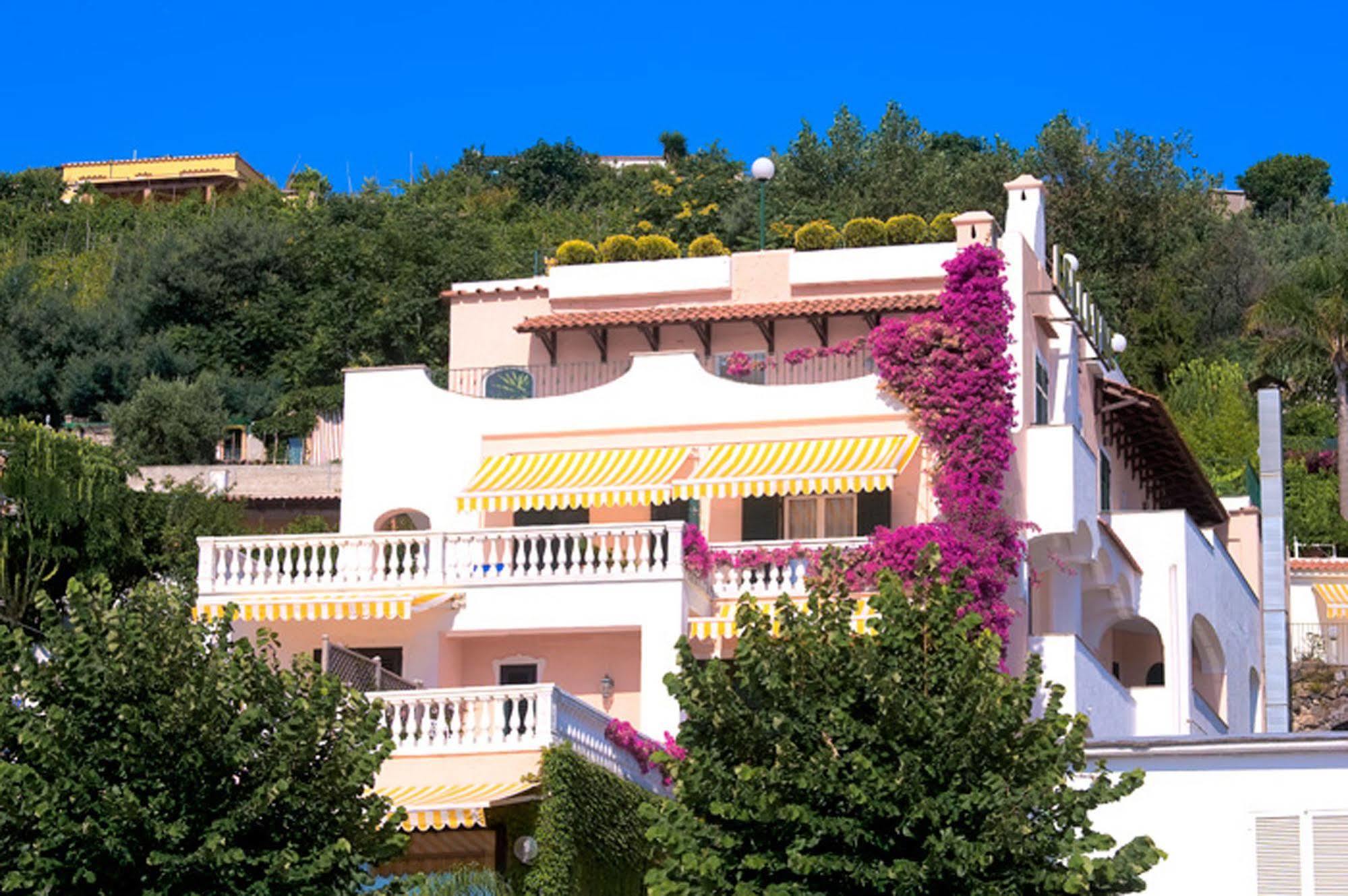 Hotel Bellevue Benessere & Relax 이스키아 외부 사진