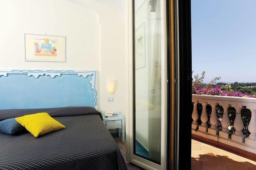 Hotel Bellevue Benessere & Relax 이스키아 외부 사진
