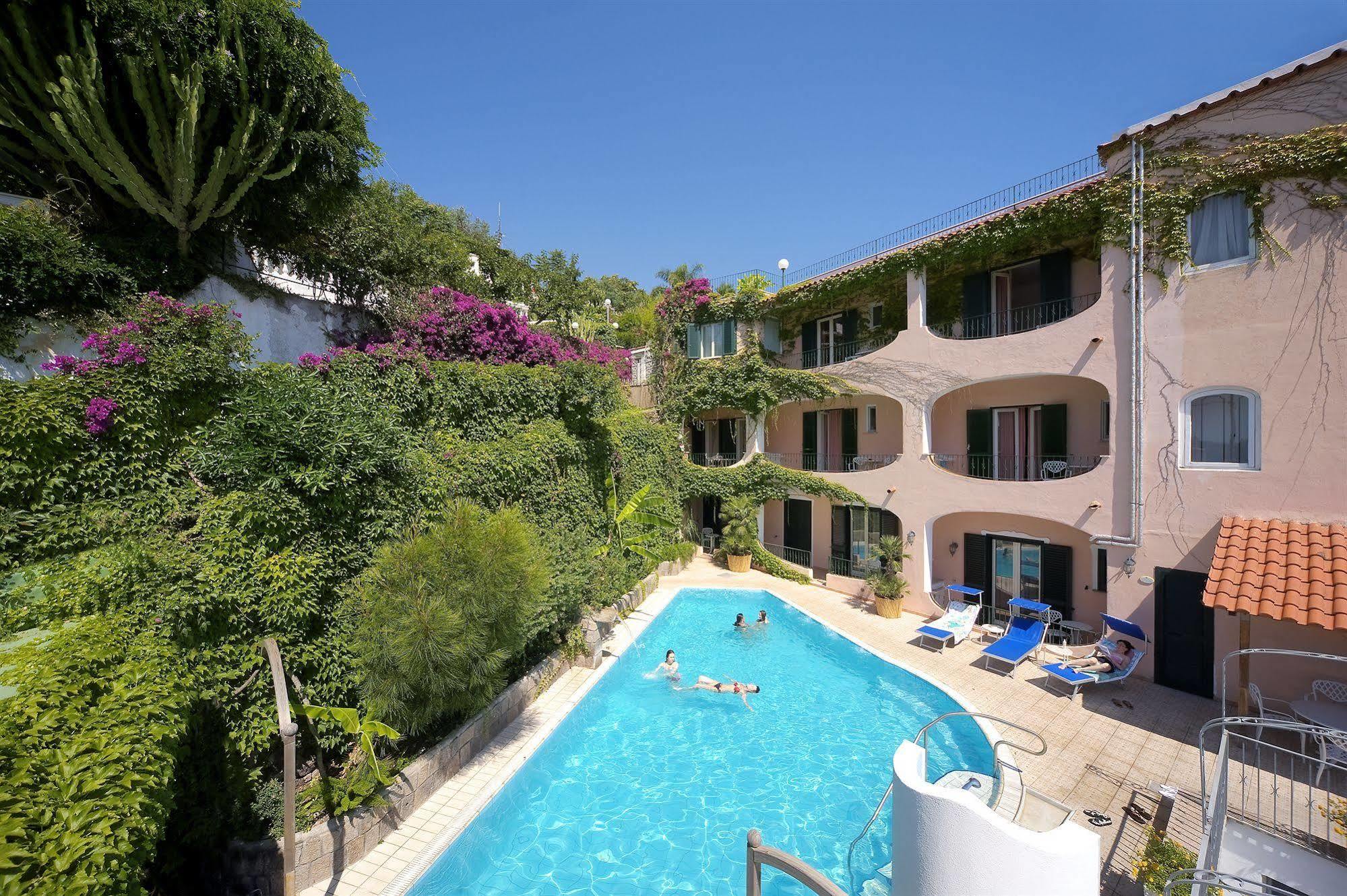 Hotel Bellevue Benessere & Relax 이스키아 외부 사진